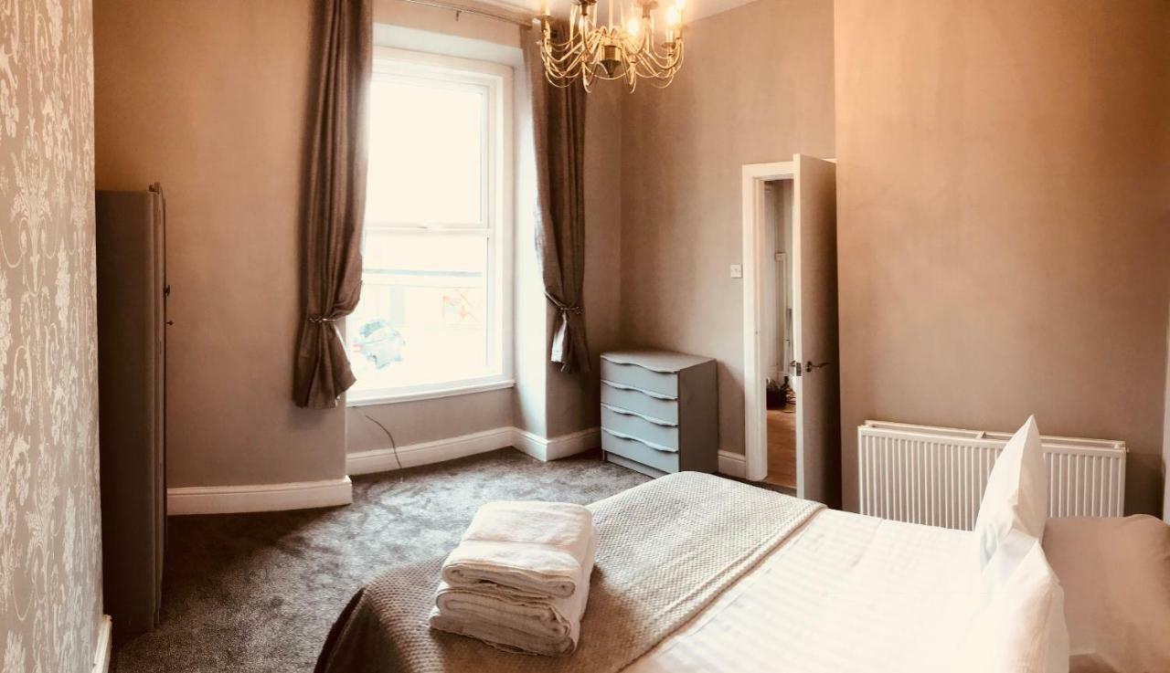 7 Llewelyn Avenue Apartment Ландъндо Екстериор снимка