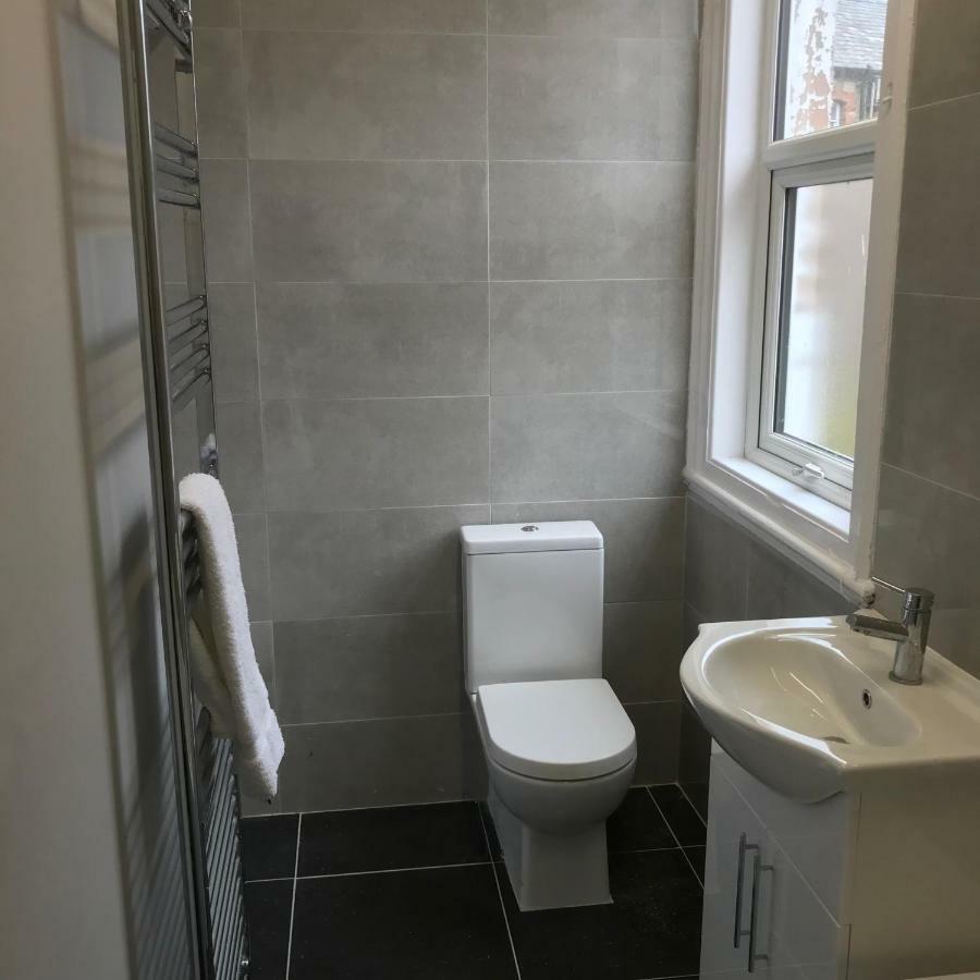 7 Llewelyn Avenue Apartment Ландъндо Екстериор снимка