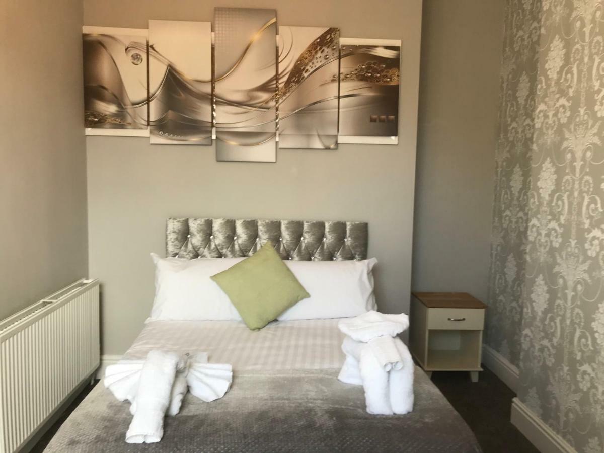 7 Llewelyn Avenue Apartment Ландъндо Екстериор снимка